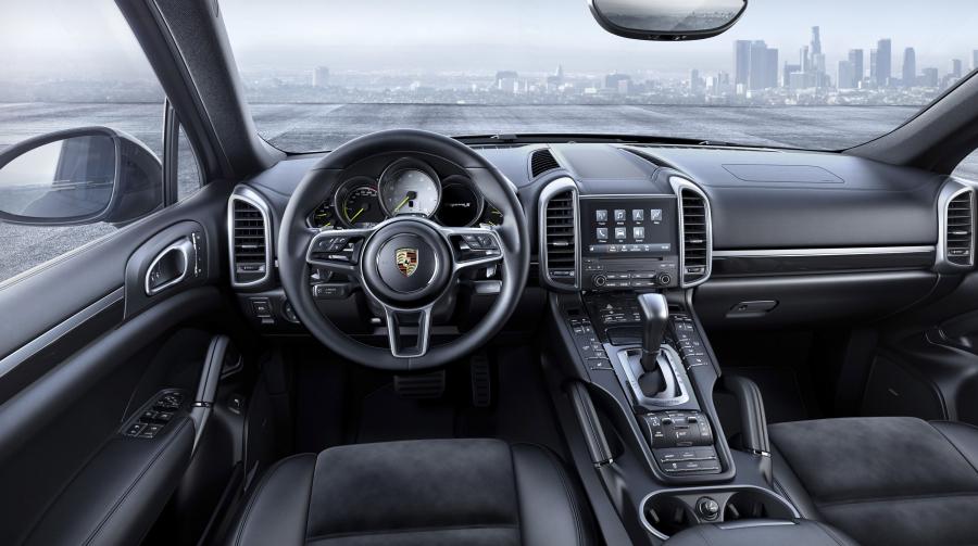  Porsche Cayenne Platinum Edition 2016 года  (фото 4 из 5)
